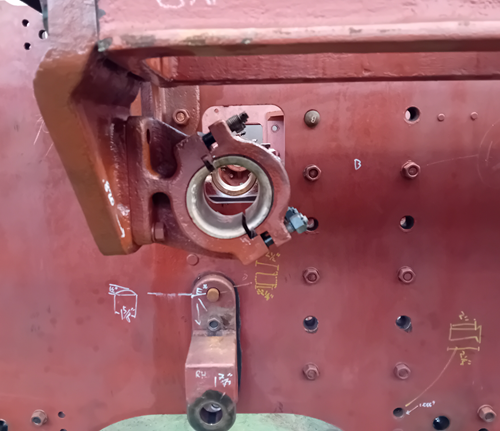 Weighshaft support trunnions